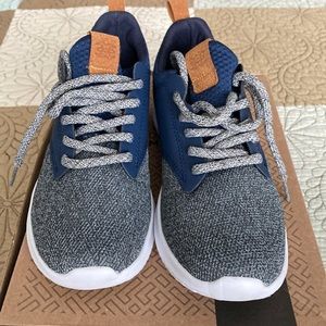 Mens Navy sneaker